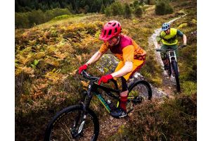 Abbigliamento MTB: come vestirsi per andare in mountain bike
