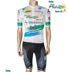Divisa ufficiale del Team Enjoy Abruzzo al Giro-E del 2024